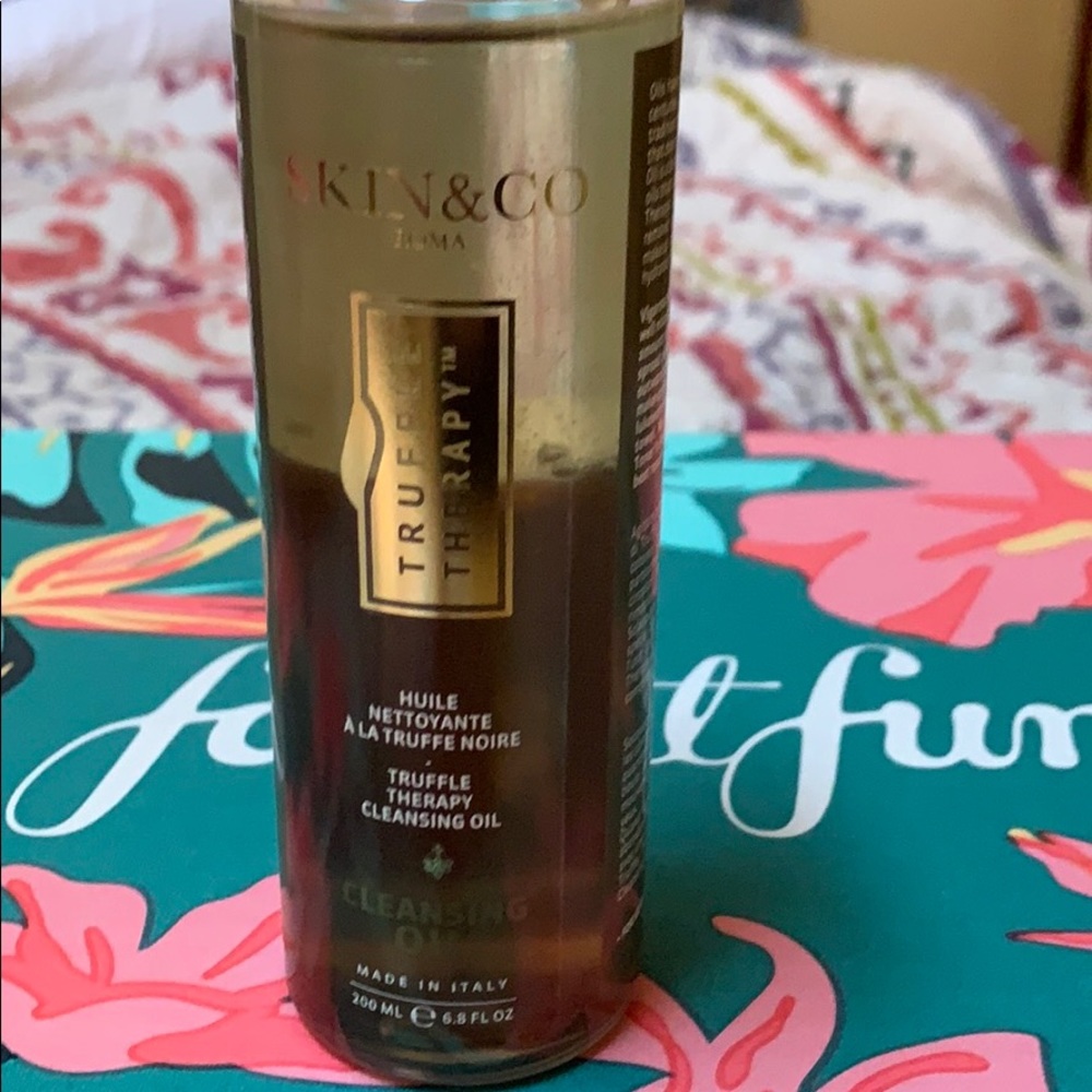 Cleansing oil Skin & co- Truffle Therapy- NEW